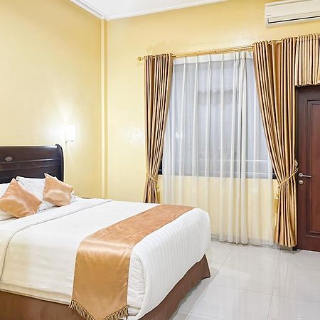 Kartika Hotel Syariah Pacitan Mitra Reddoorz Exterior photo