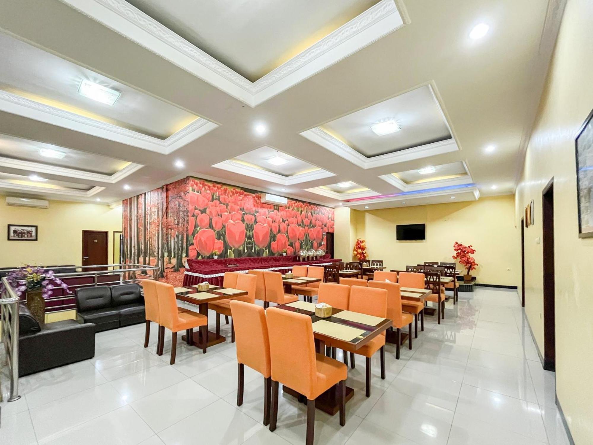 Kartika Hotel Syariah Pacitan Mitra Reddoorz Exterior photo